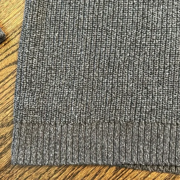 Men’s Sweatertentree